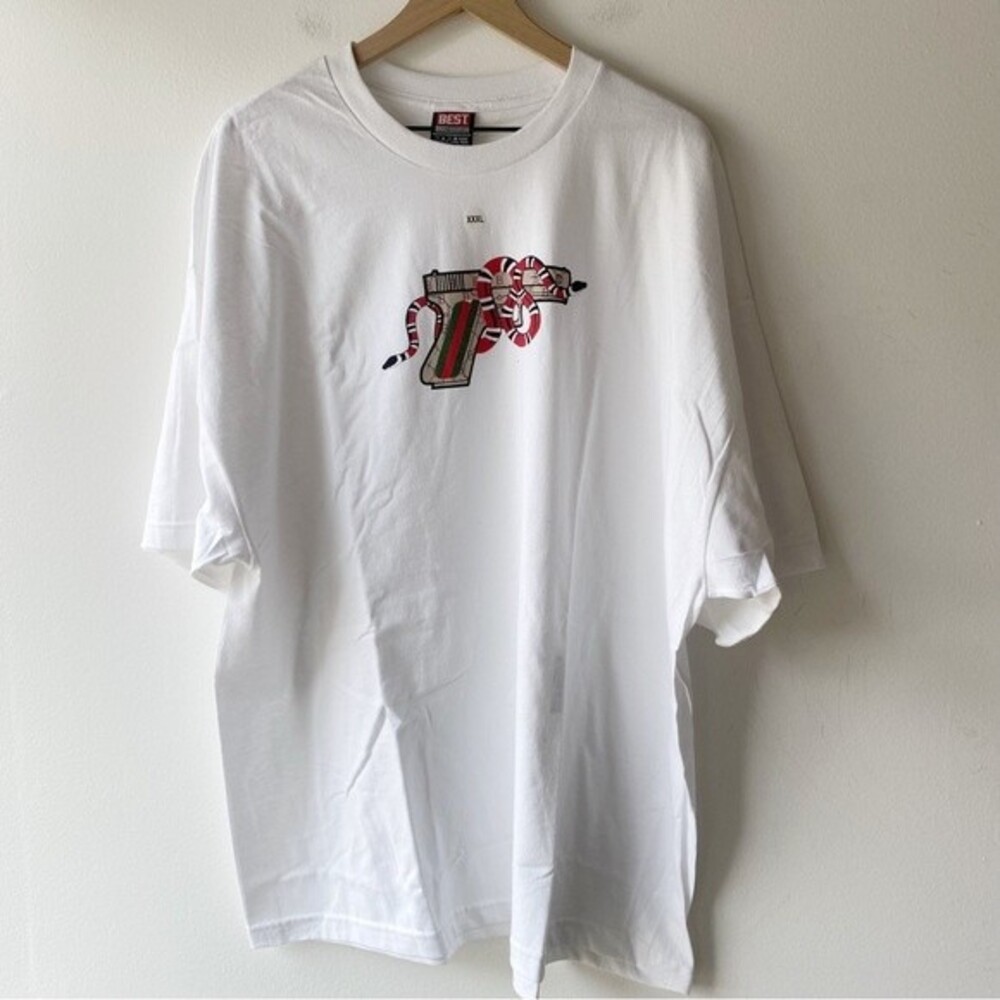 breezy excursion best white short sleeve snake graphic t-shirt